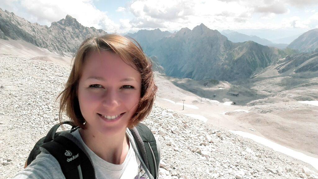 Cathleen wandern auf der Zugspitze Cathleen wandern auf der Zugspitze